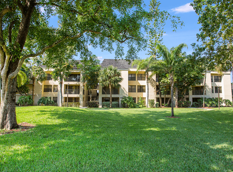 Village Crossing apartment residences in West Palm Beach, Florida