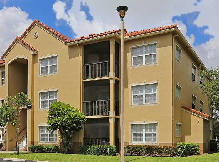 Woodbine apartment residences in Riviera Beach, Florida