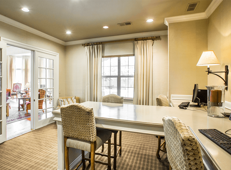 Retreat at City Center apartments clubhouse with business center in Aurora, Colorado