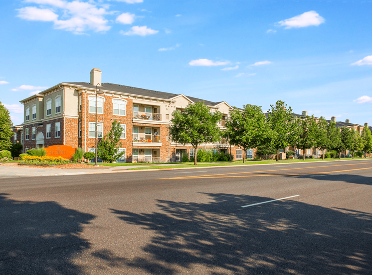 Retreat at City Center apartments for rent in Aurora, Colorado