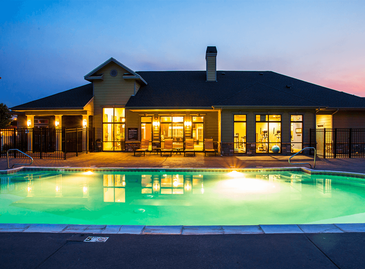 Settlers' Creek apartments swimming pool in Fort Collins, Colorado