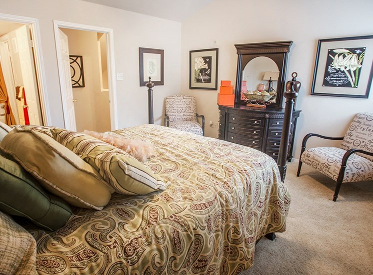 Retreat at Spring Park model suite bedroom in Garland, TX
