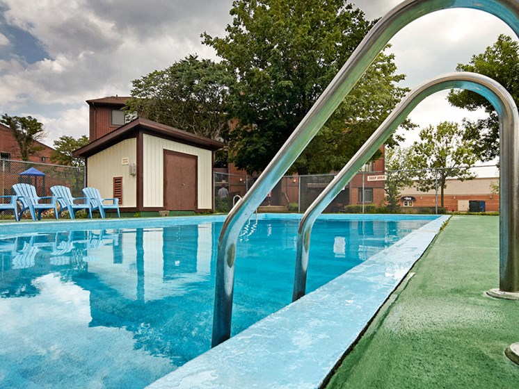Supervised Outdoor Swimming Pool