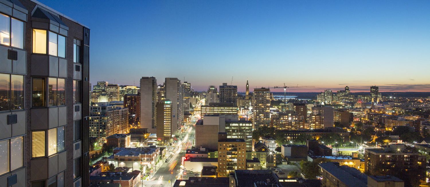 160 Chapel Apartments in Ottawa, ON