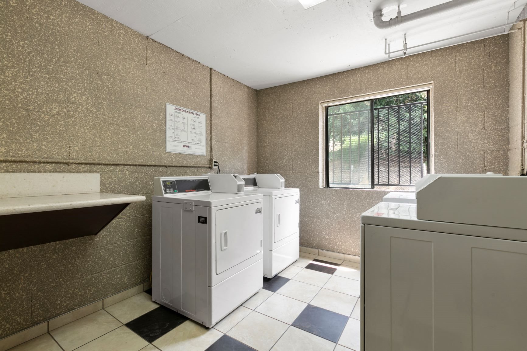 Sherman Oaks, CA Apartments Photos of Brody Terrace