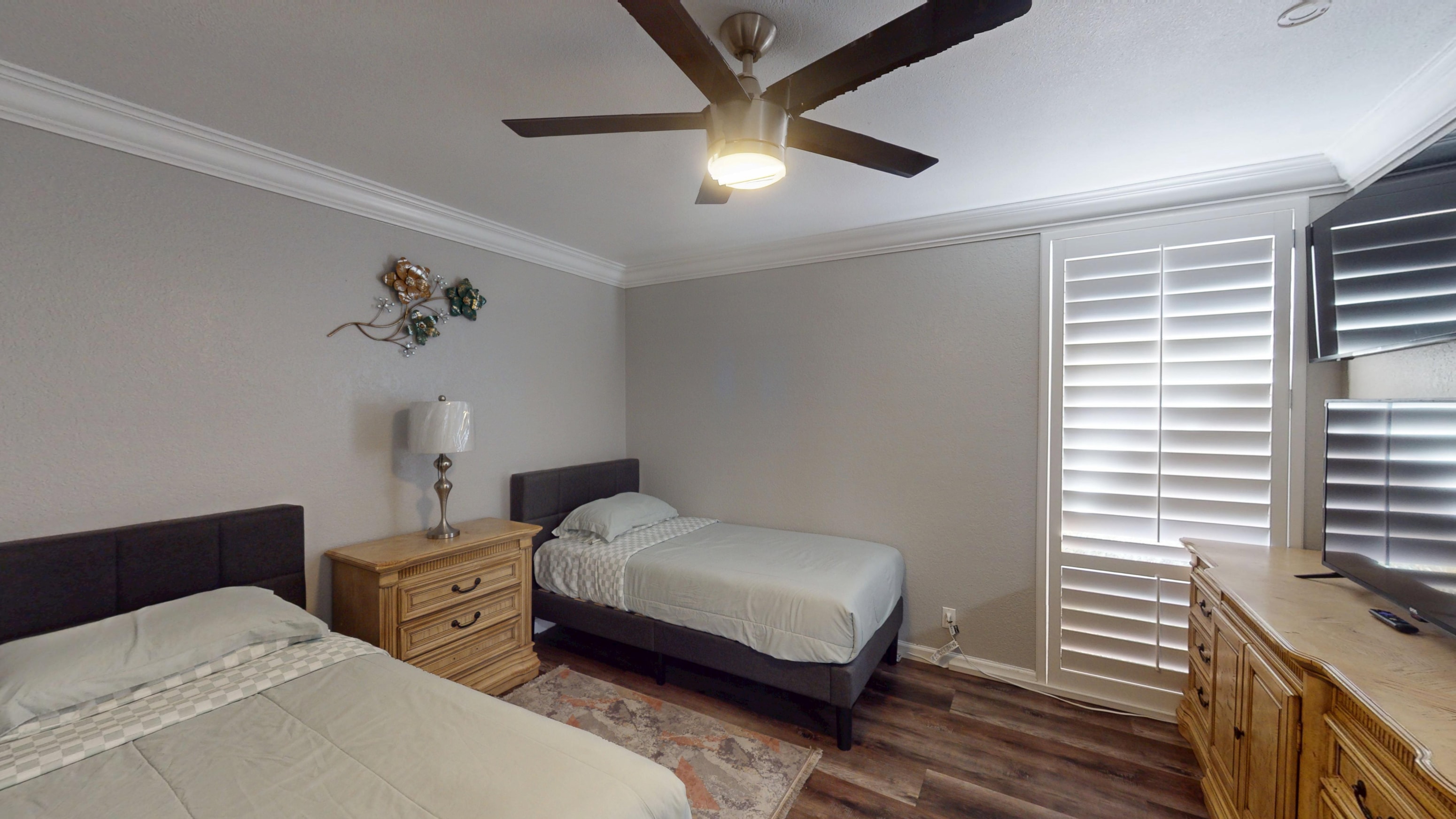 Gallery Photo 24