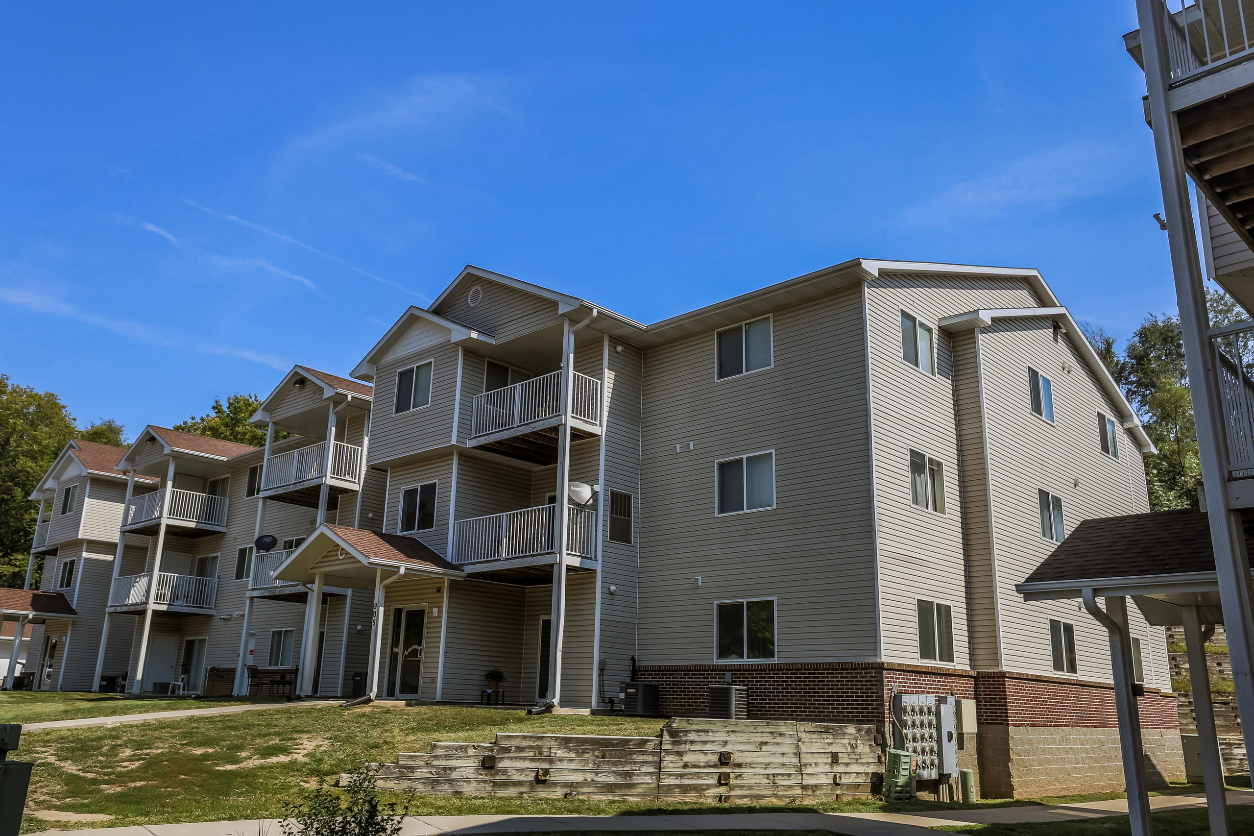 Deerfield Apartments in Council Bluffs, IA