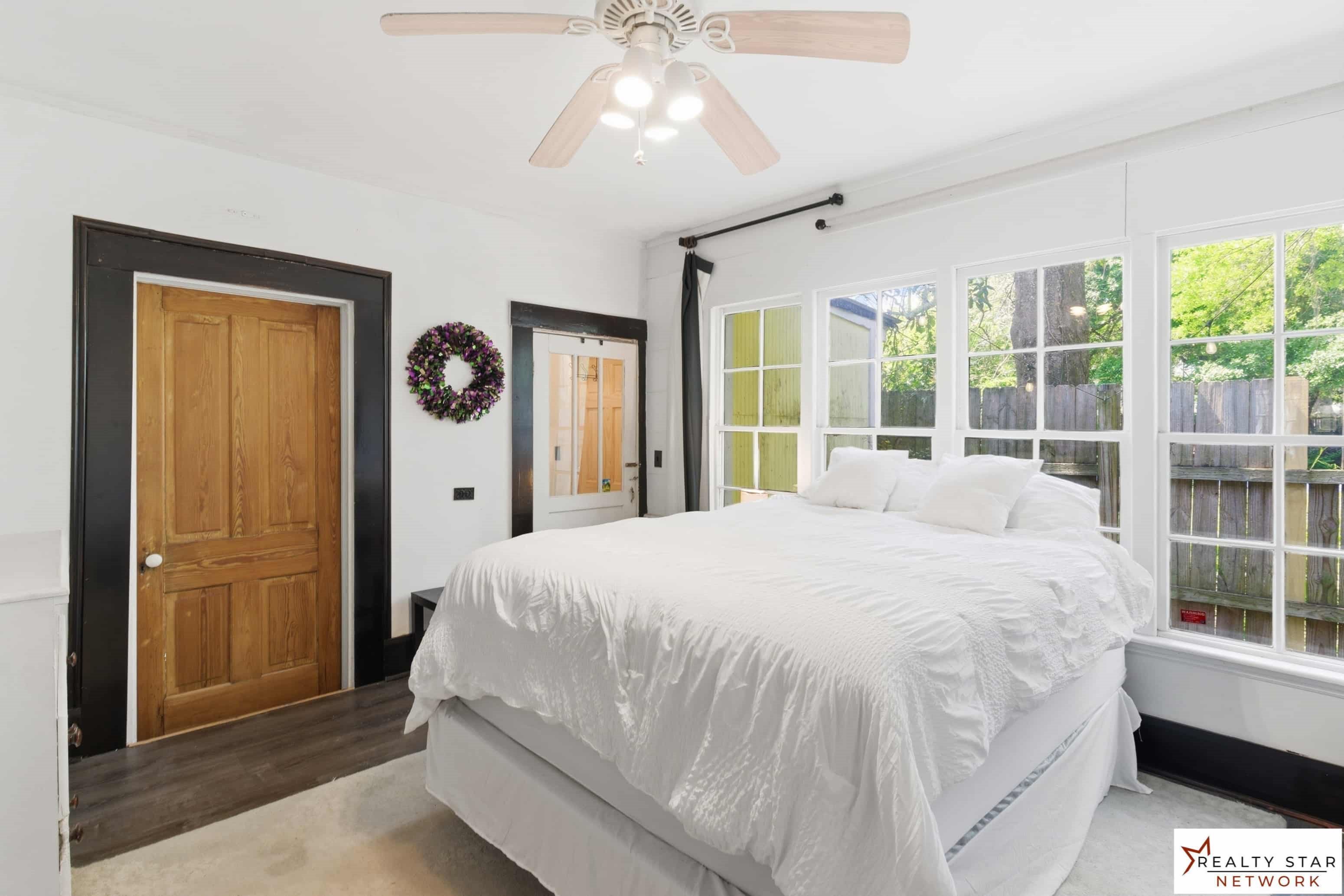 Gallery Photo 15
