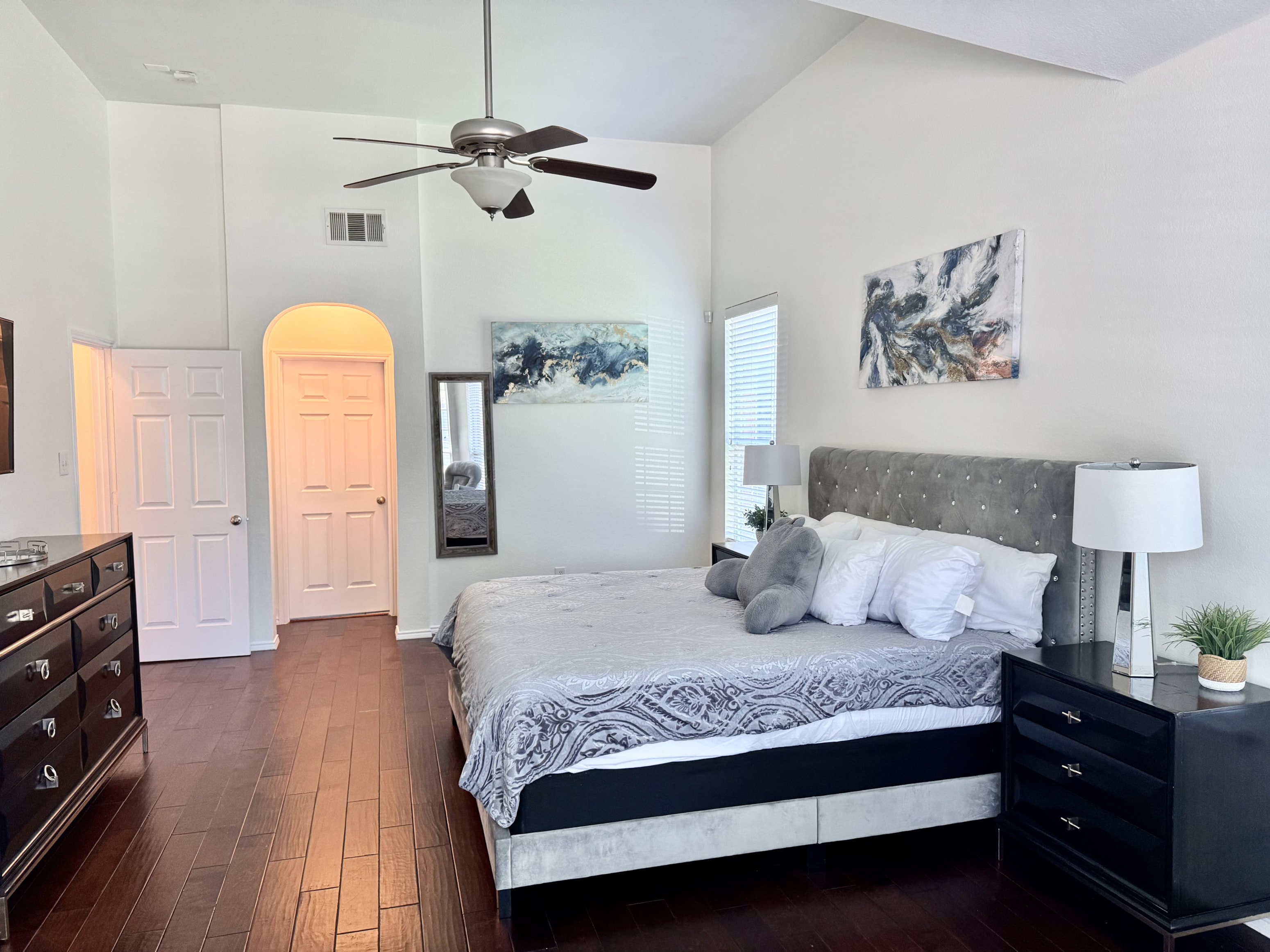 Gallery Photo 14
