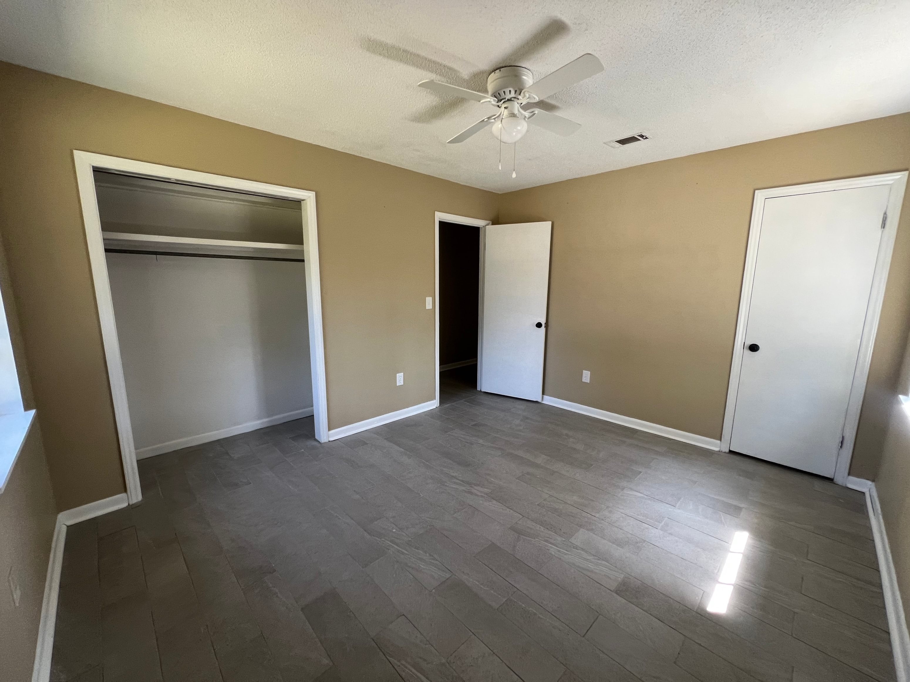 Gallery Photo 13