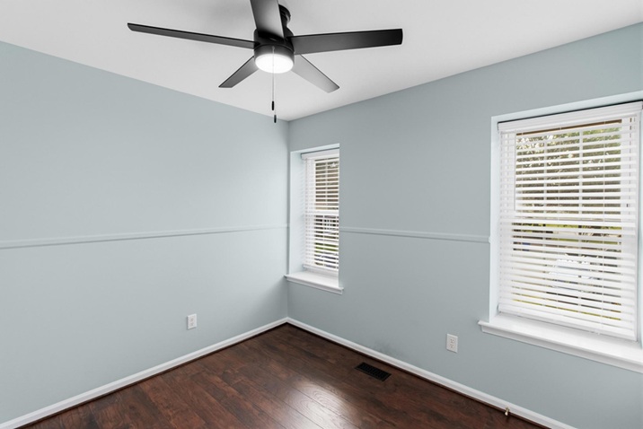 Gallery Photo 15