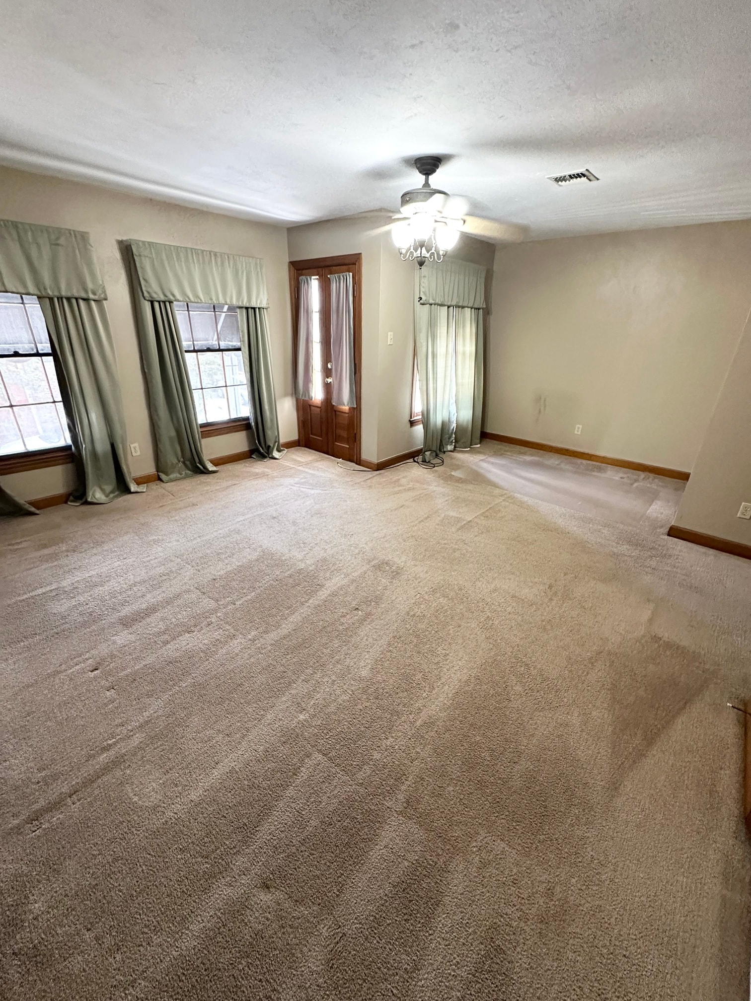 Gallery Photo 12