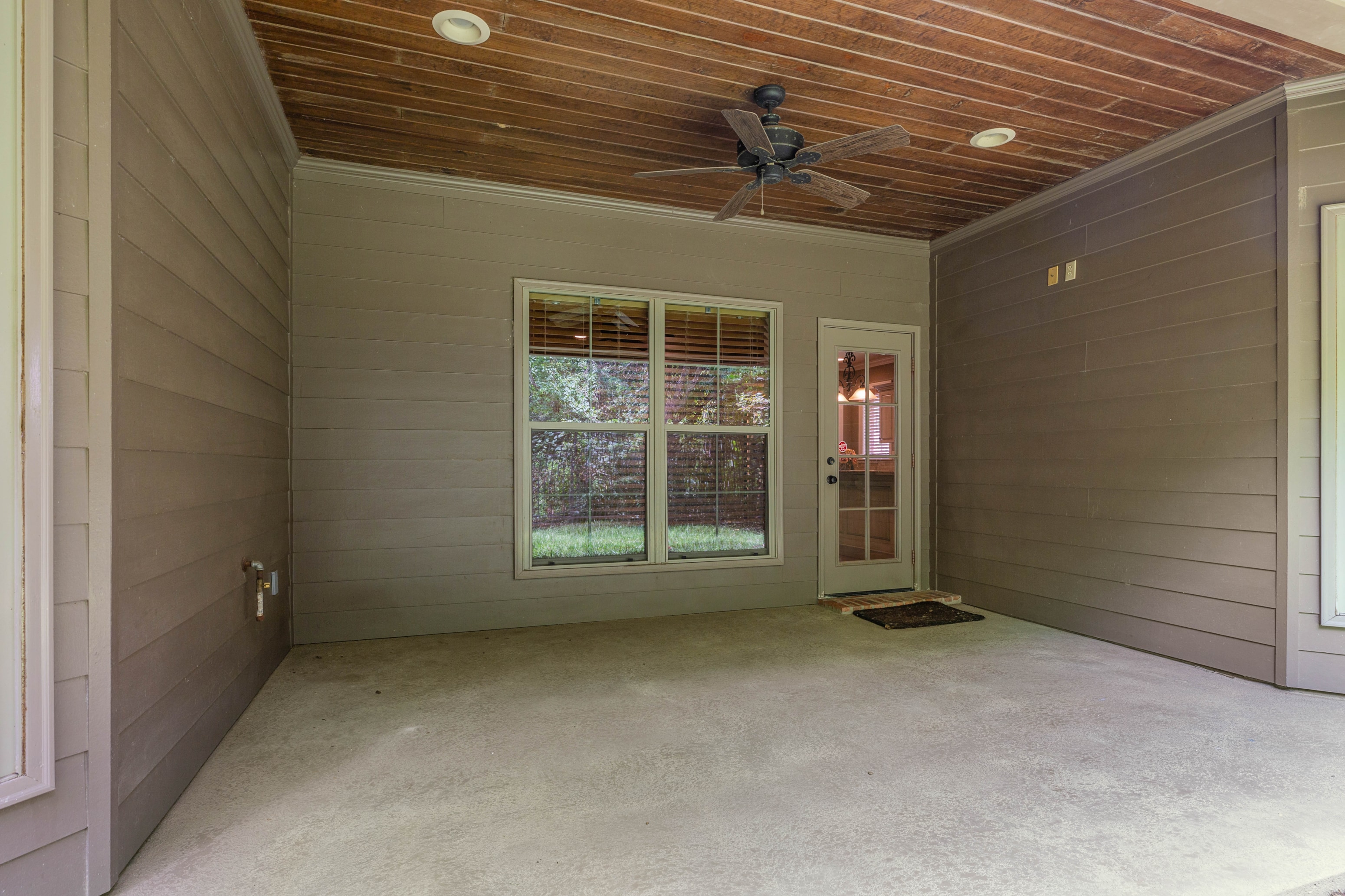 Gallery Photo 13