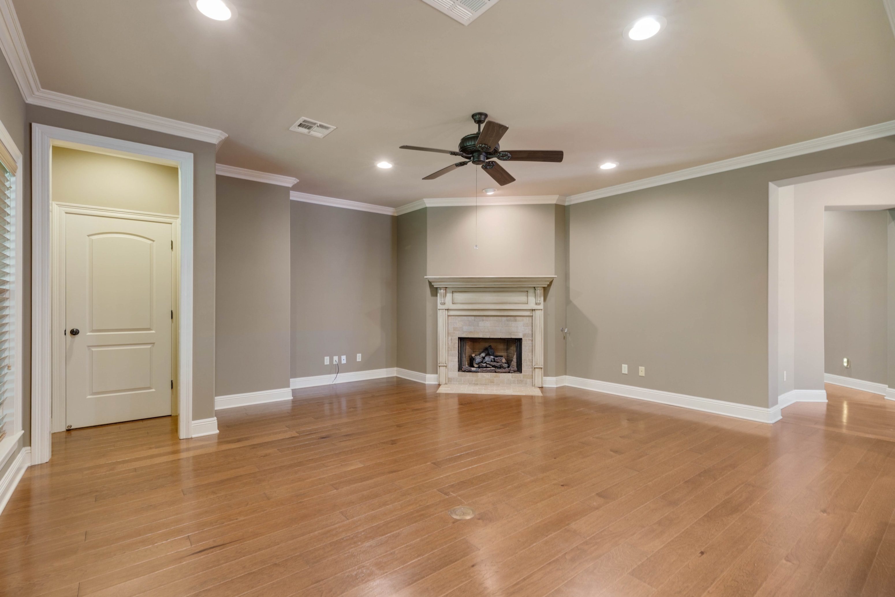 Gallery Photo 9