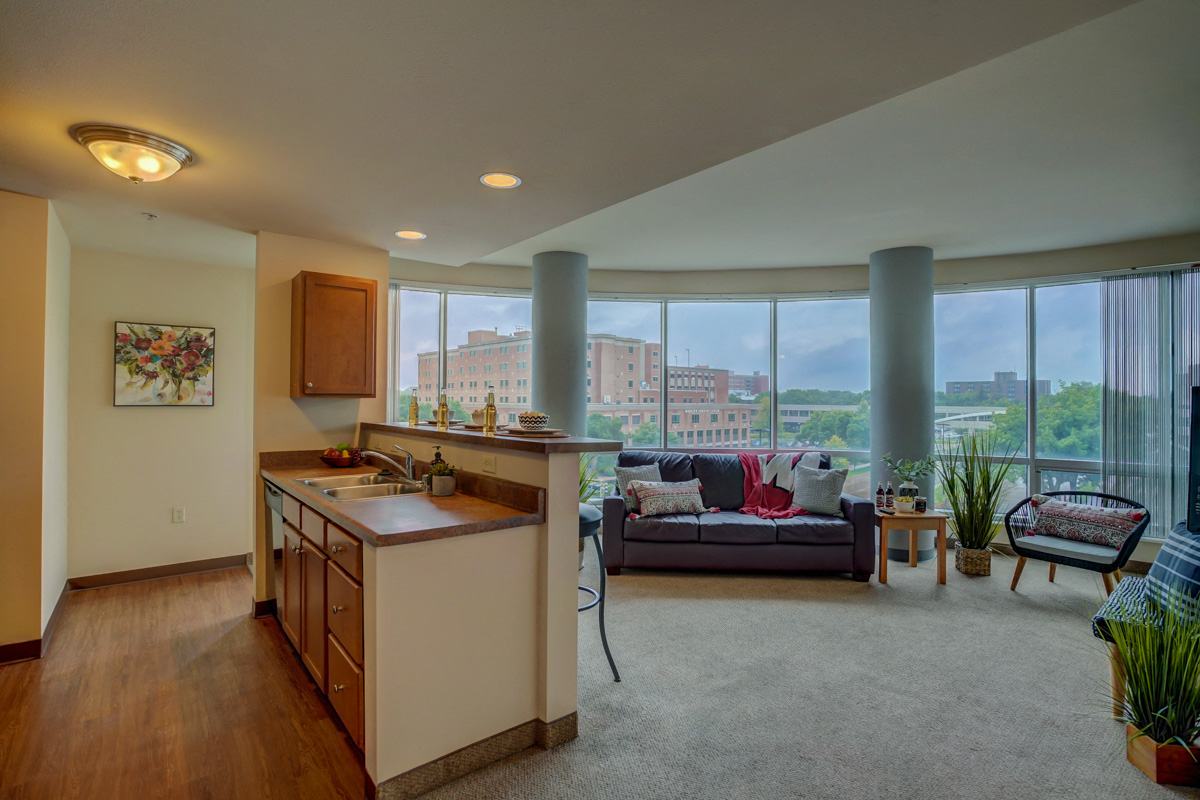 Photos and Video of Park Regent Apartments in Madison, WI