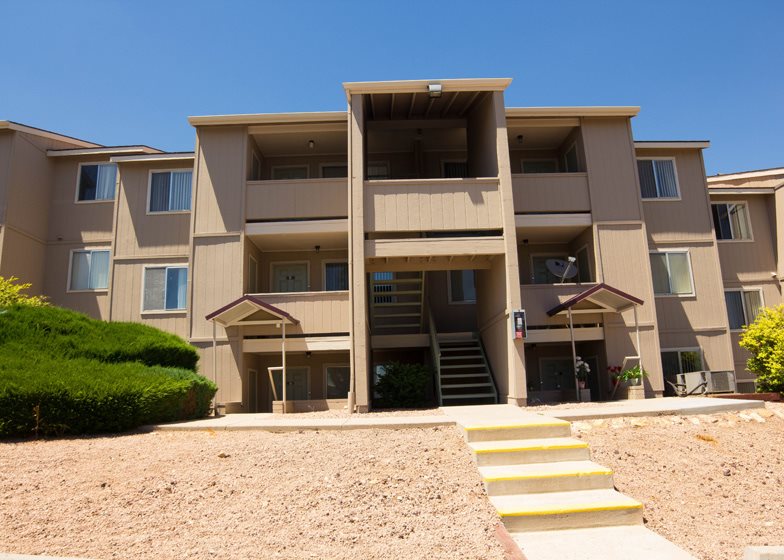 Luxury Apartments in Flagstaff, AZ | Country Club Vista Apartments