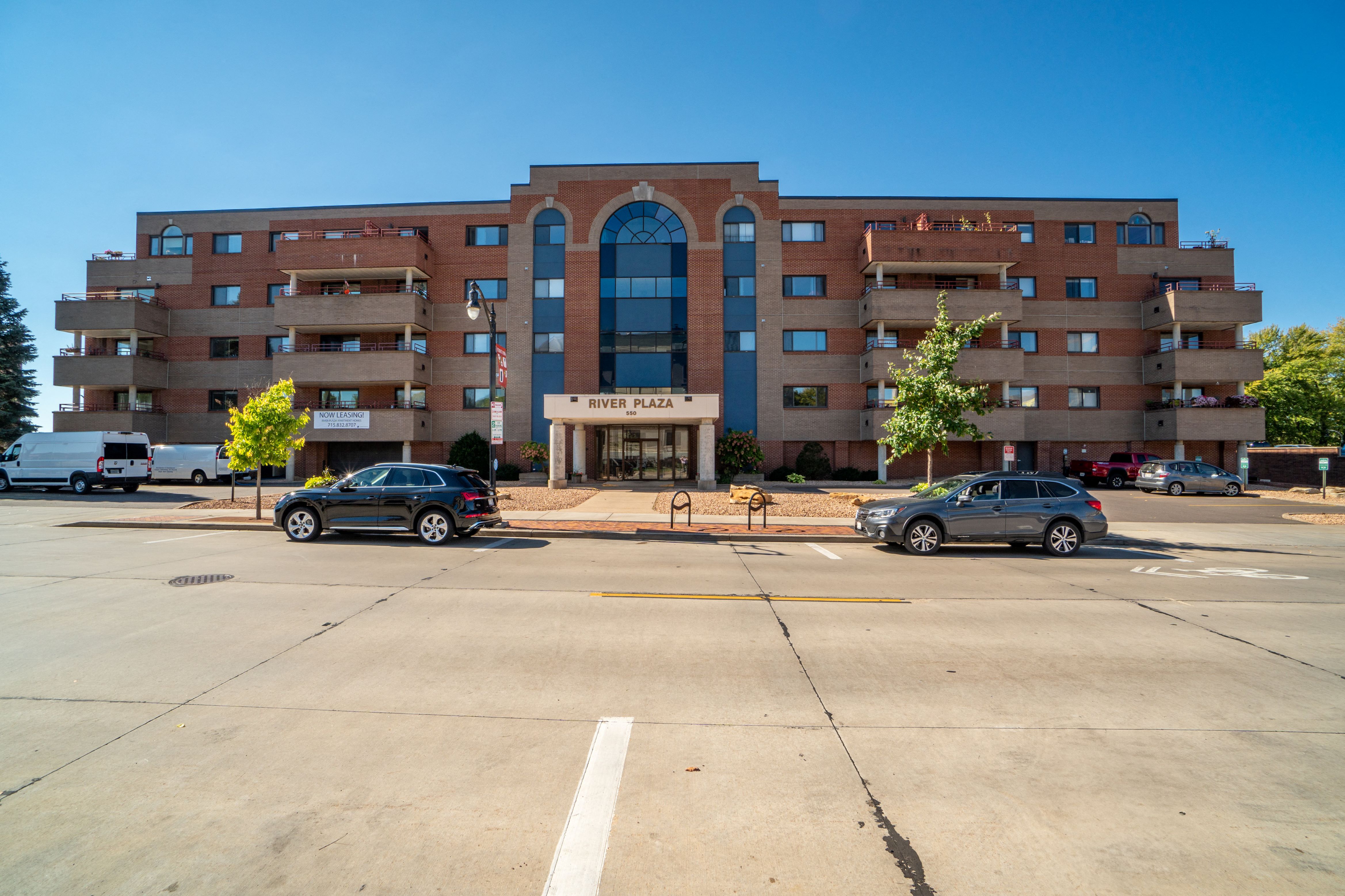 River Plaza Building