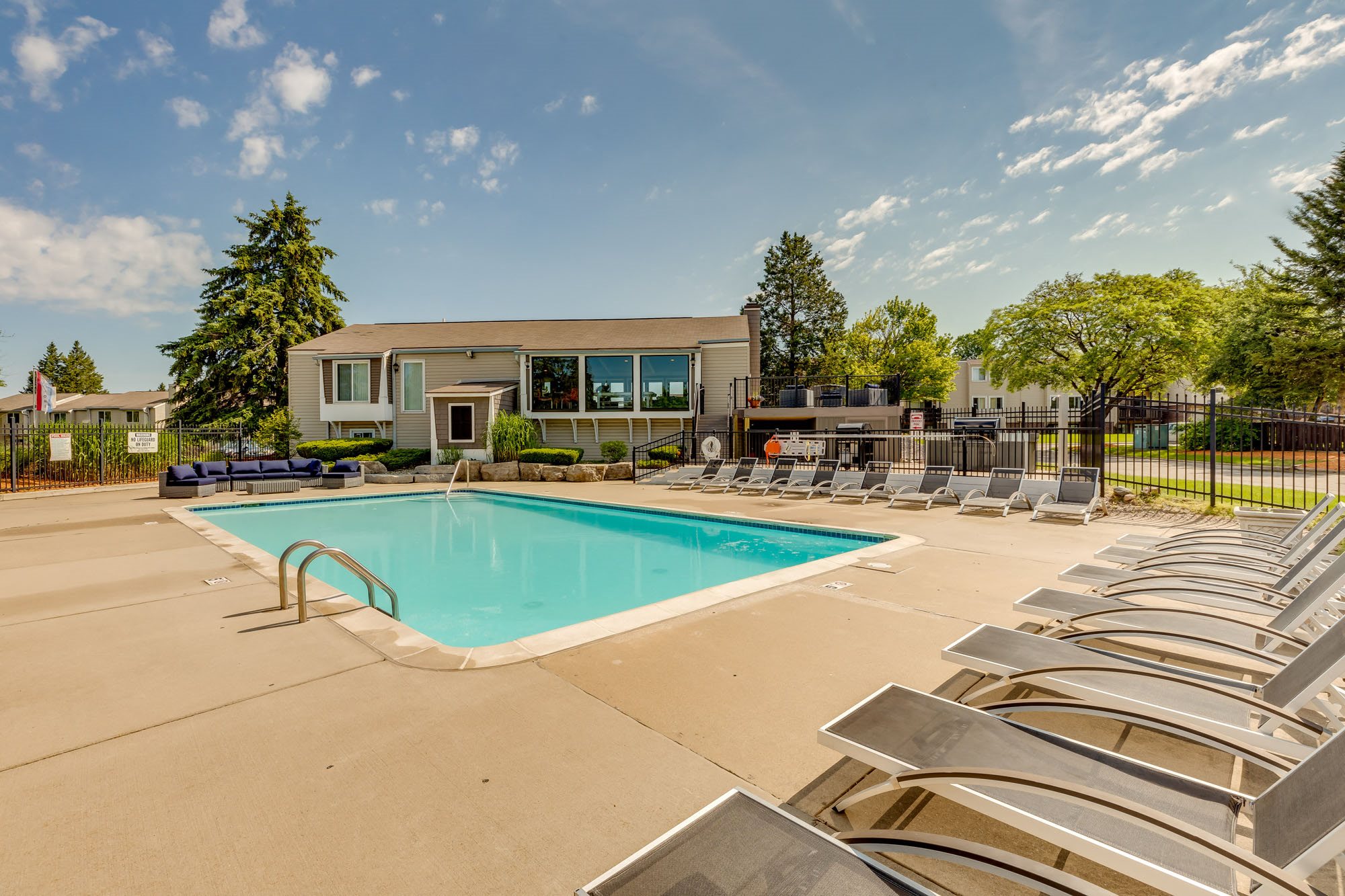 Carriage Hill East Apartments In East Lansing