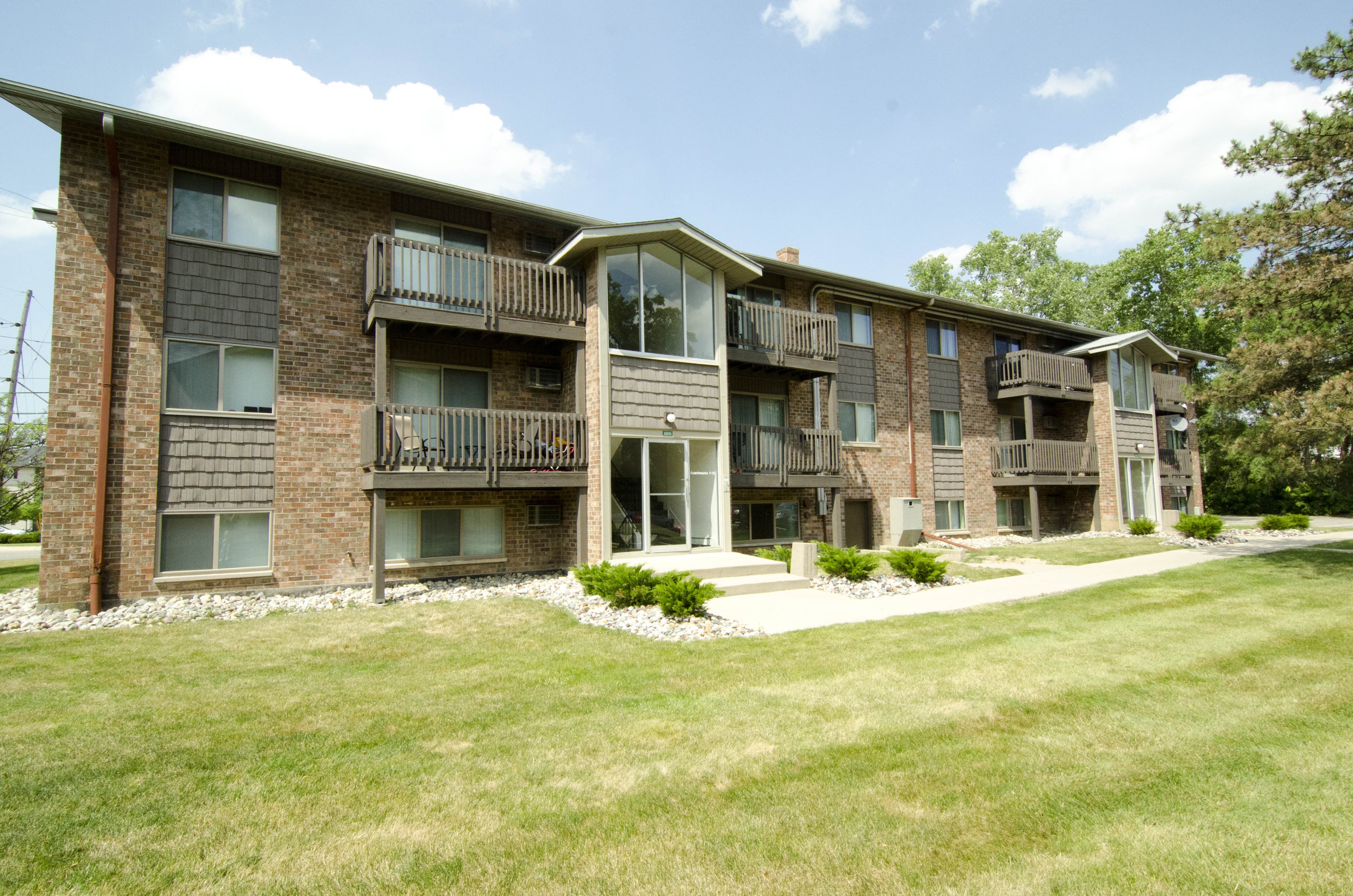 Woodside North Apartments | Apartments in East Lansing, MI