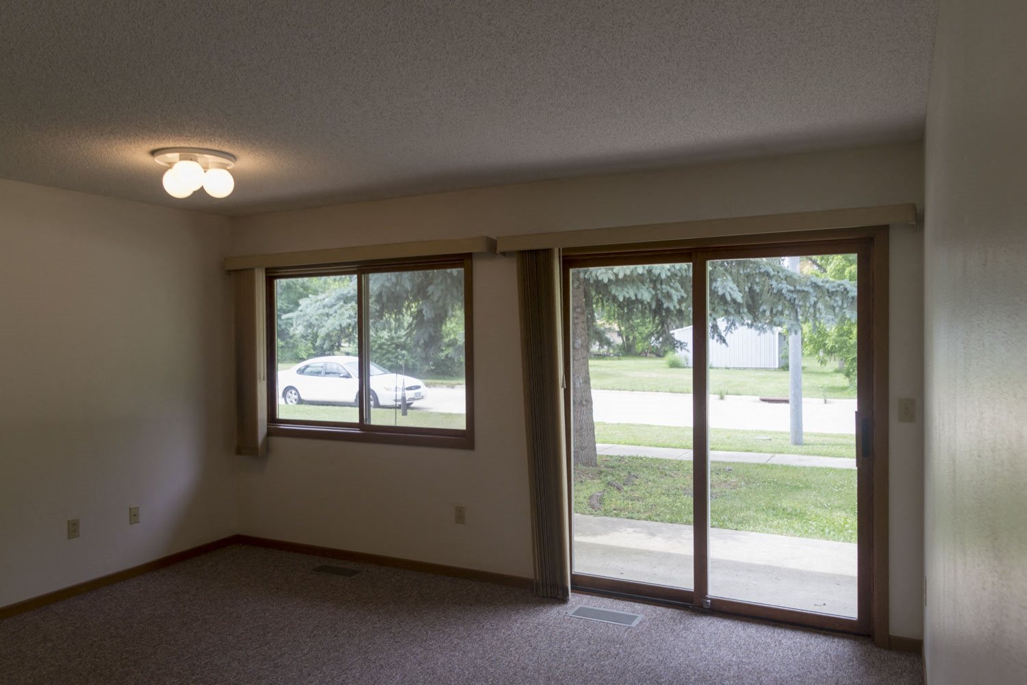 Photos and Video of Silver Lake Apartments in Lake Park, IA