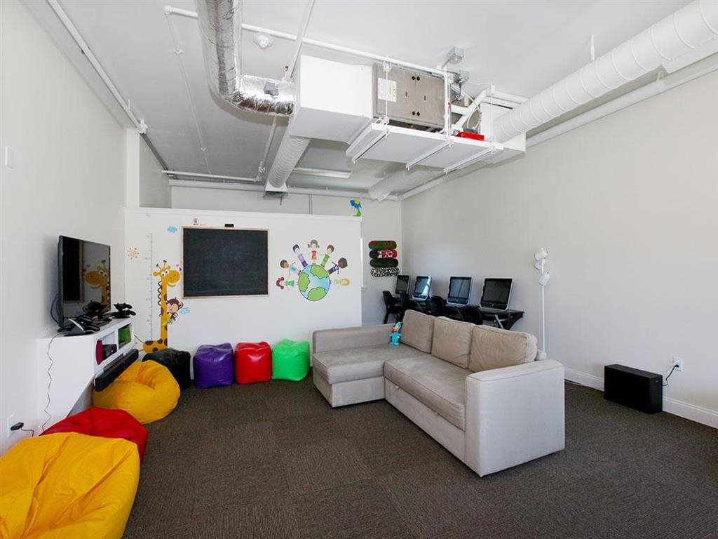Gallery Photo 15