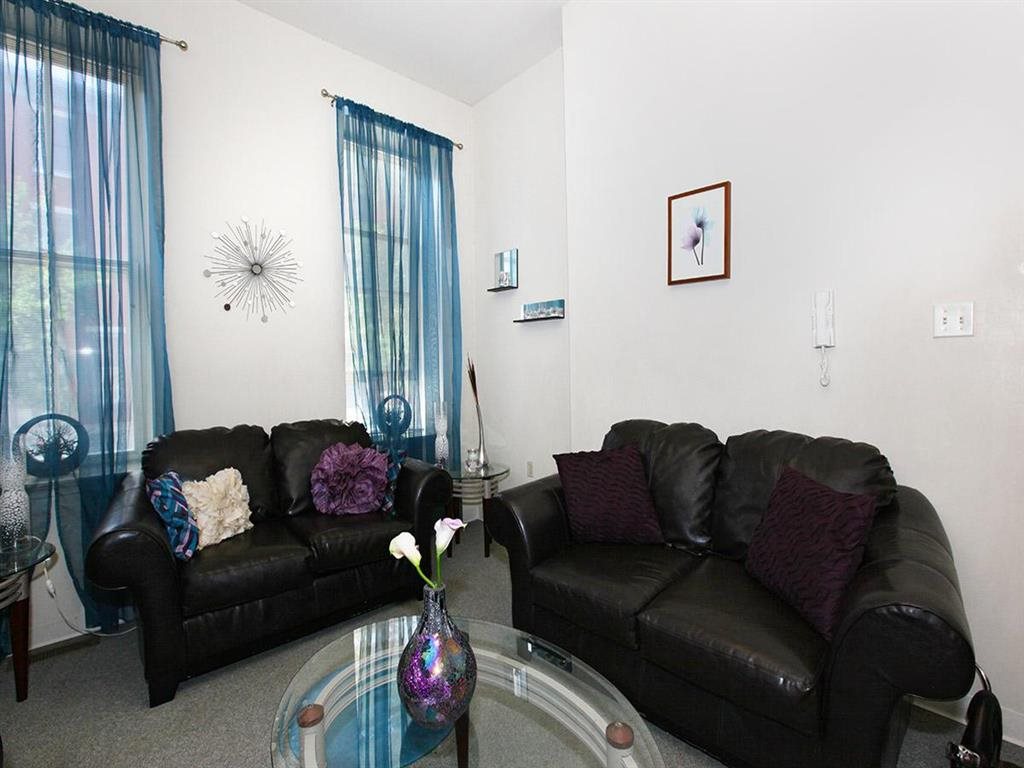 Gallery Photo 23