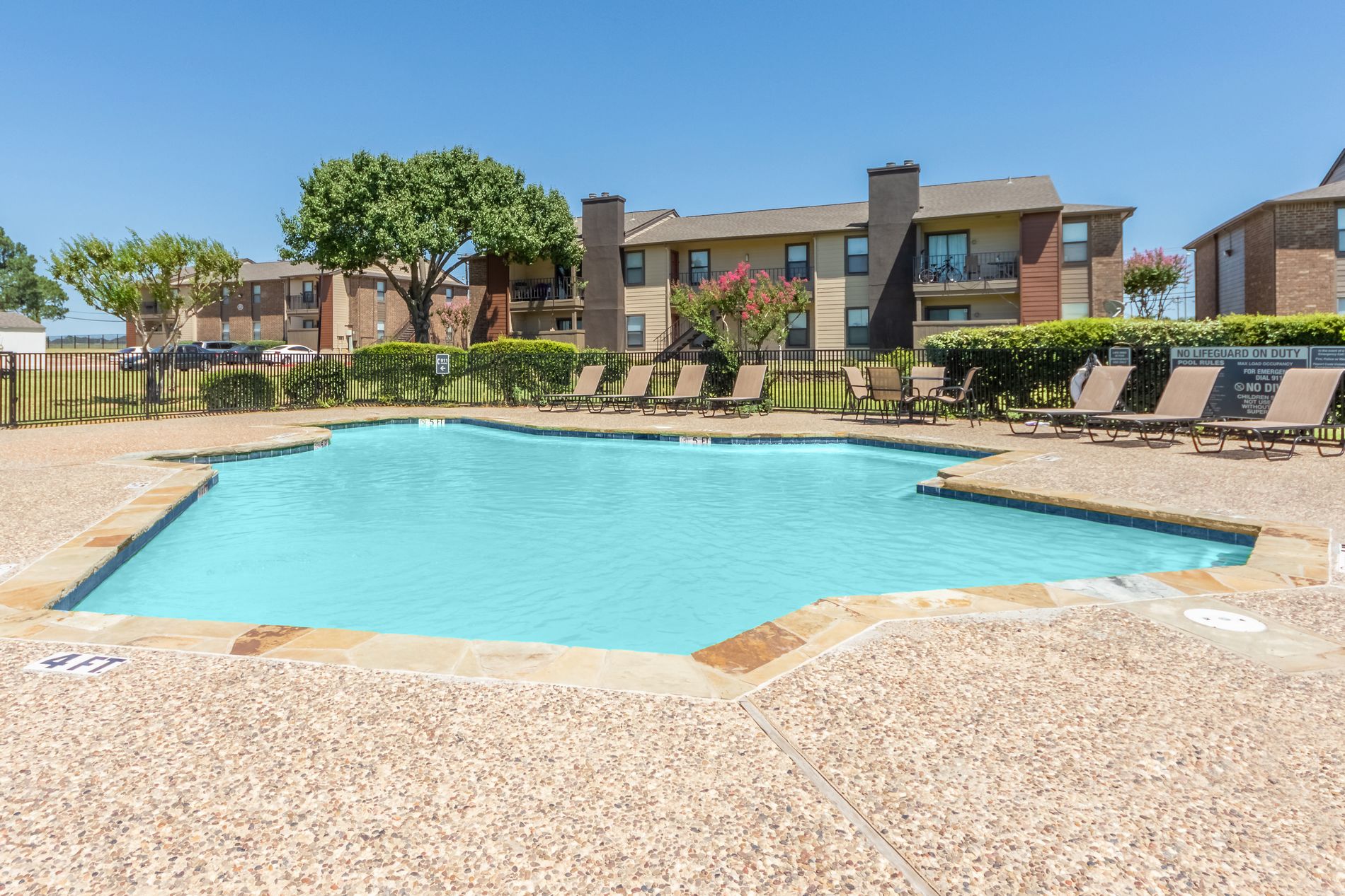 Polaris Apartments in Irving, TX