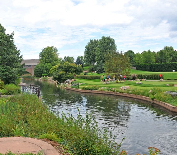 York Plaza - Apartments in Edina, MN