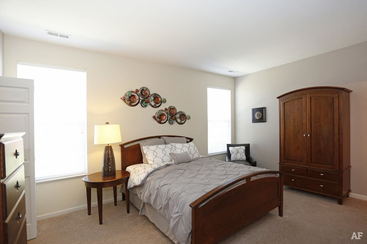 Merrillville, IN Apartments Prairie Point Photos