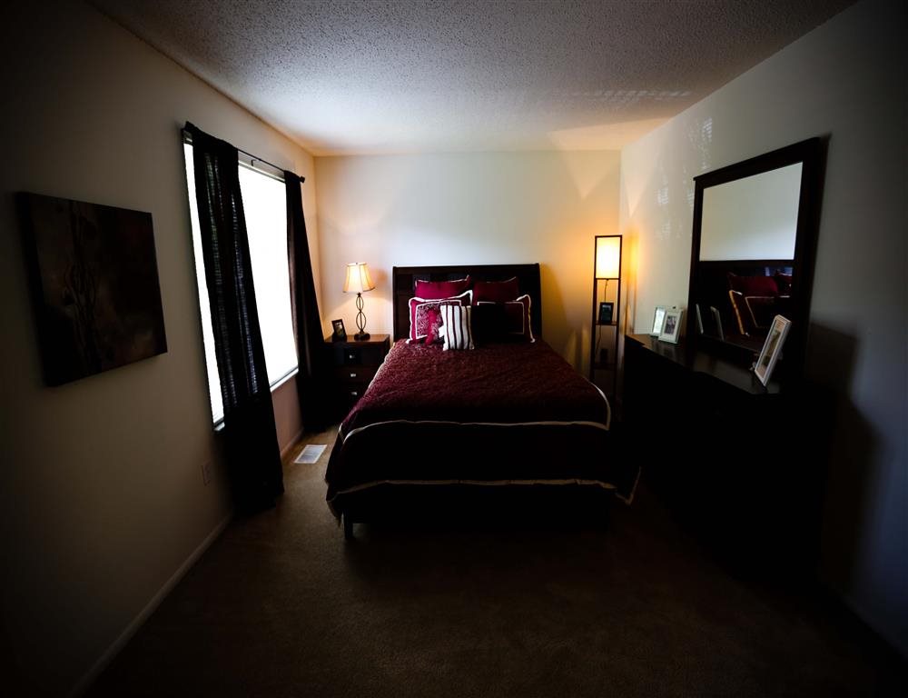 Photos and Video of Whispering Lake Apartments in Florissant, MO