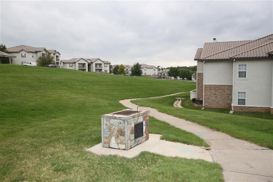 Photos and Video of The Lakes at Lionsgate Apartments in Overland Park, KS