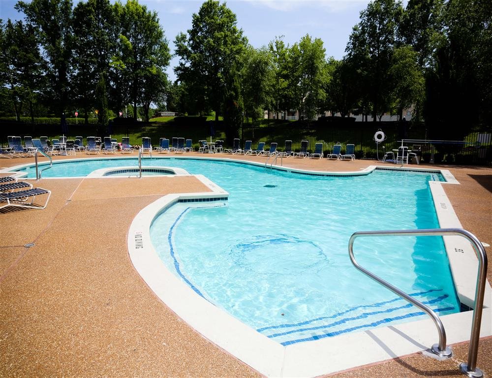 Photos and Video of Baxter Crossings Apartments in Chesterfield, MO