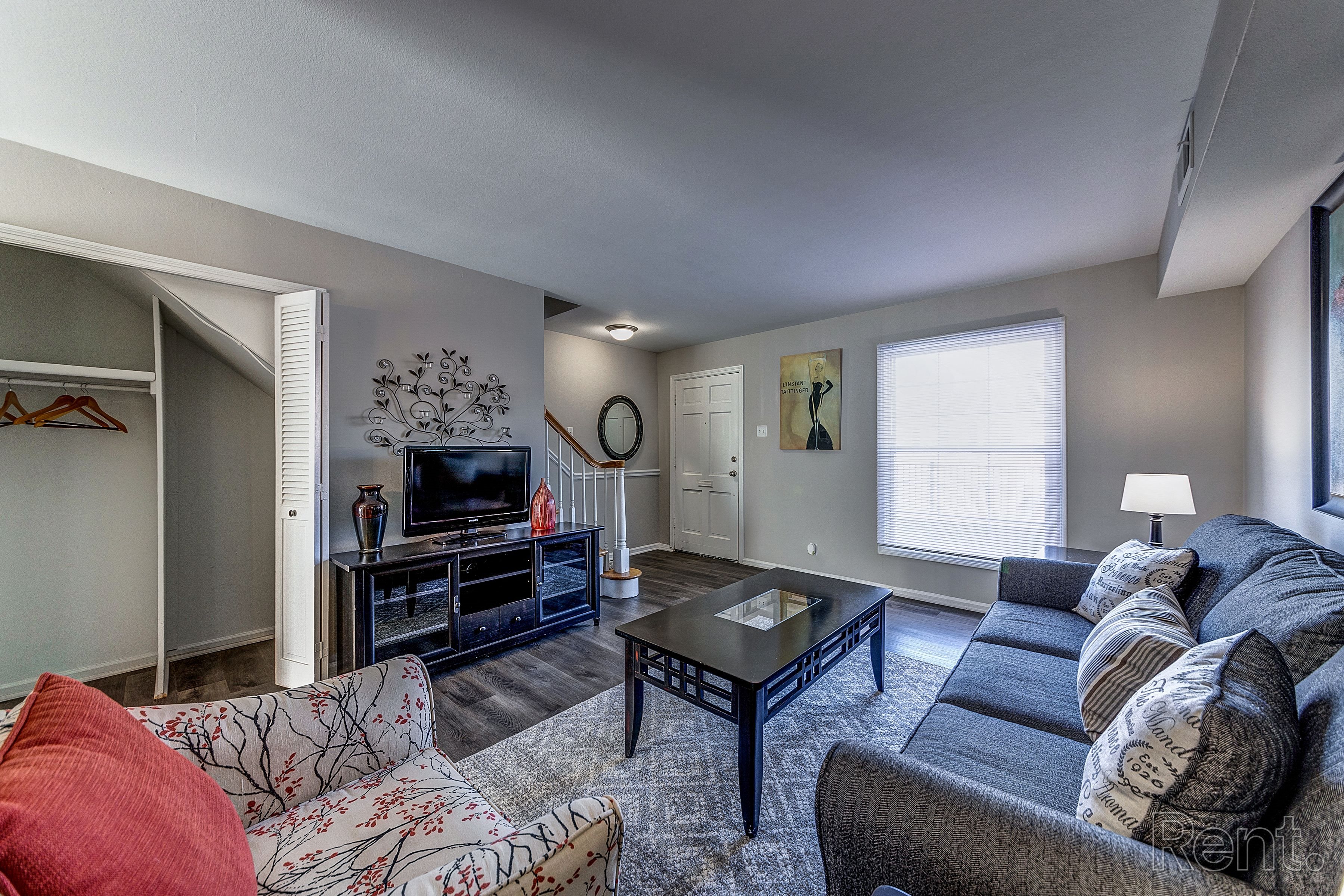 Photos and Video of Warson Village Townhomes in Creve Coeur, MO