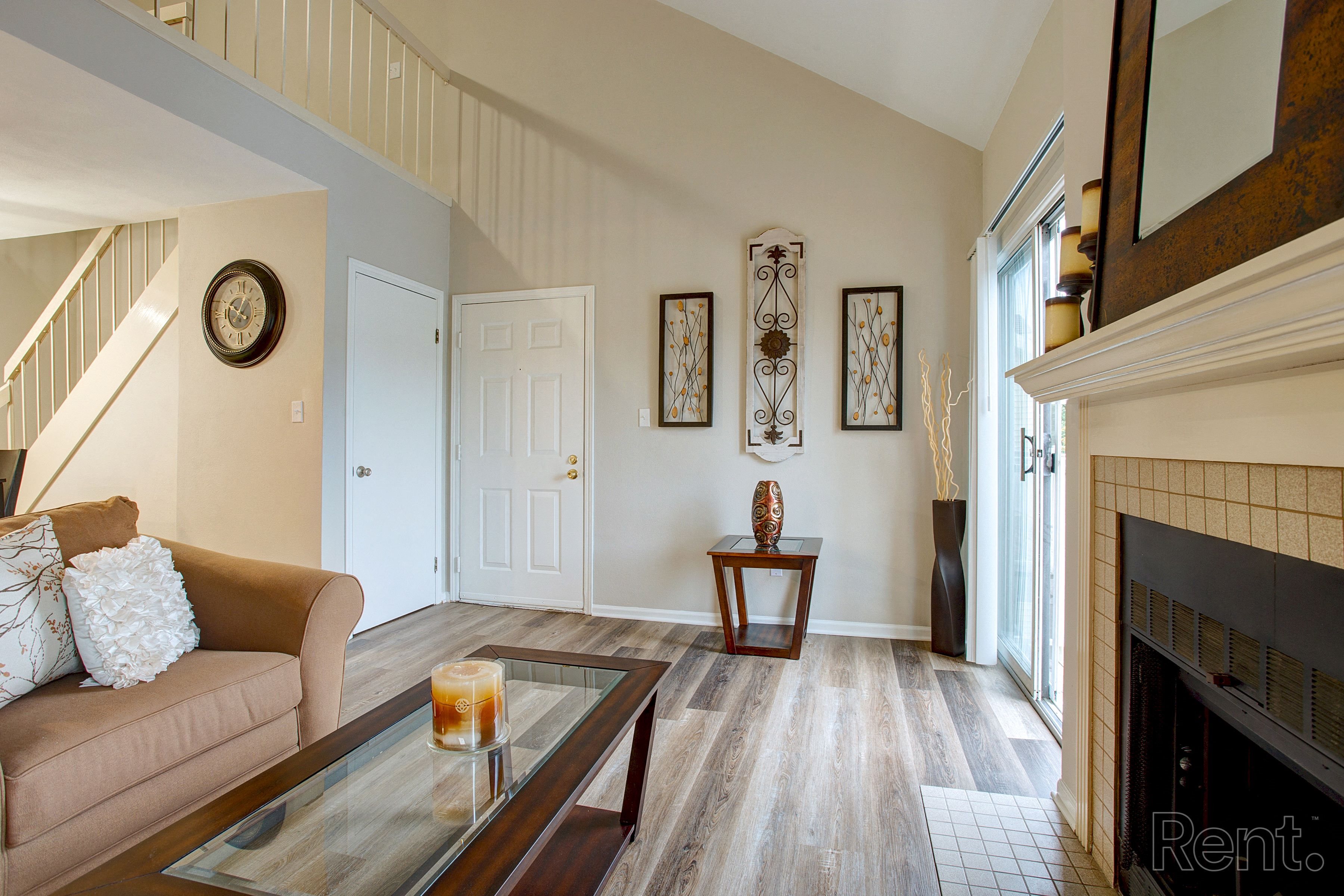 Gallery Photo 16