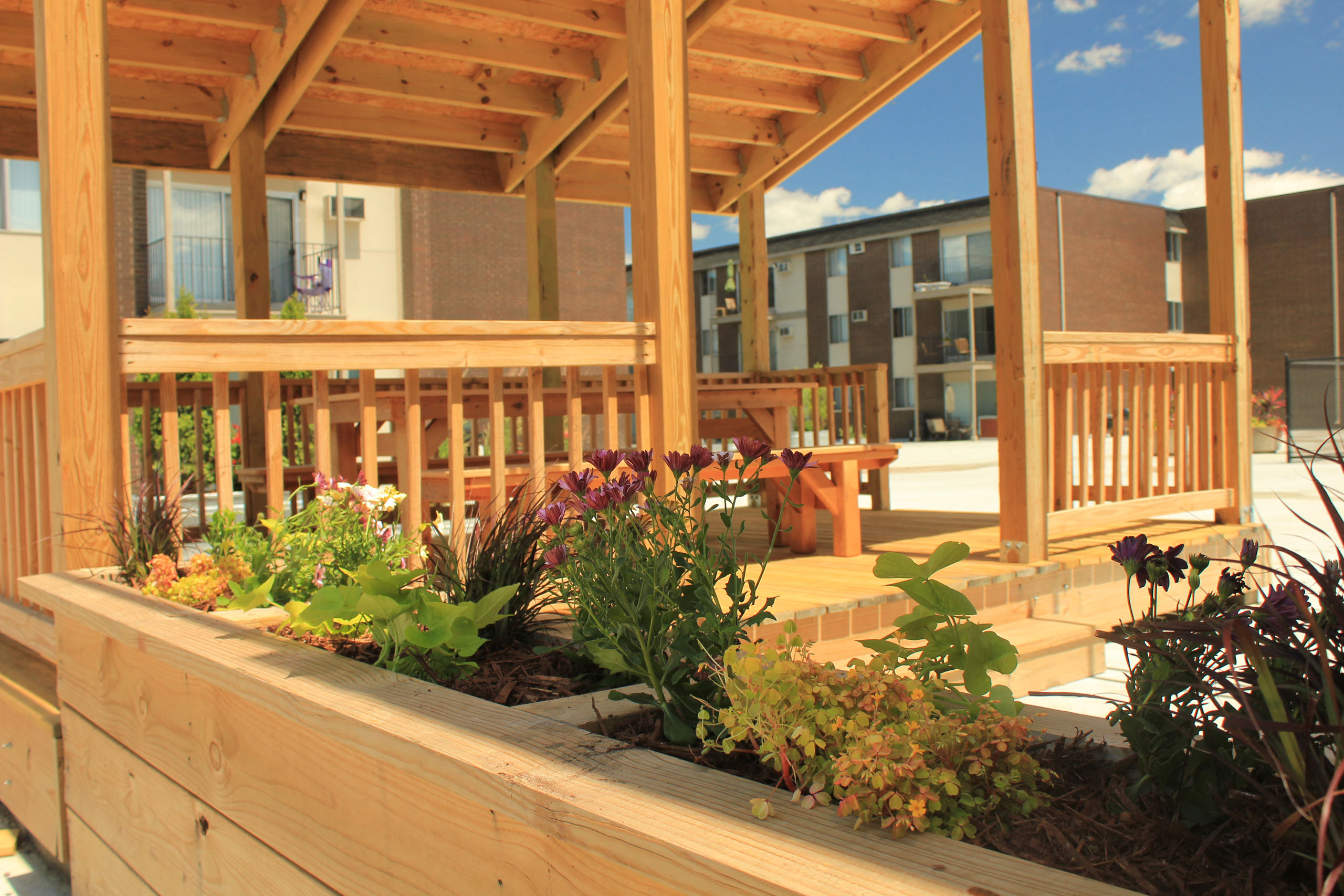 Rosedale Estates Apartments in Roseville, MN