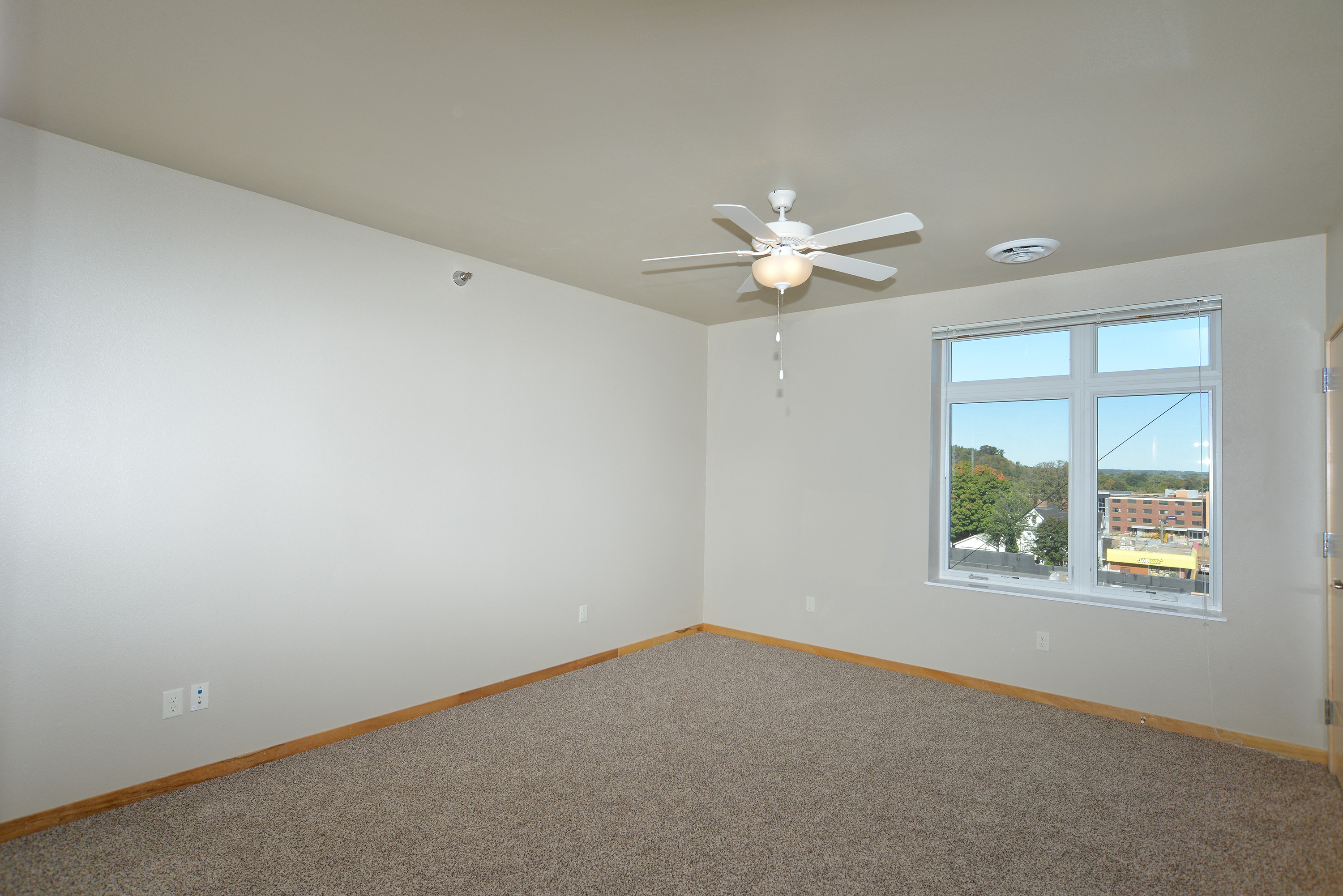 Gallery Photo 9
