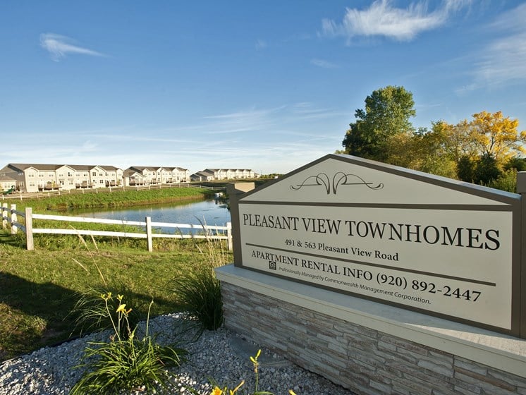 Pleasant View Townhomes Sign
