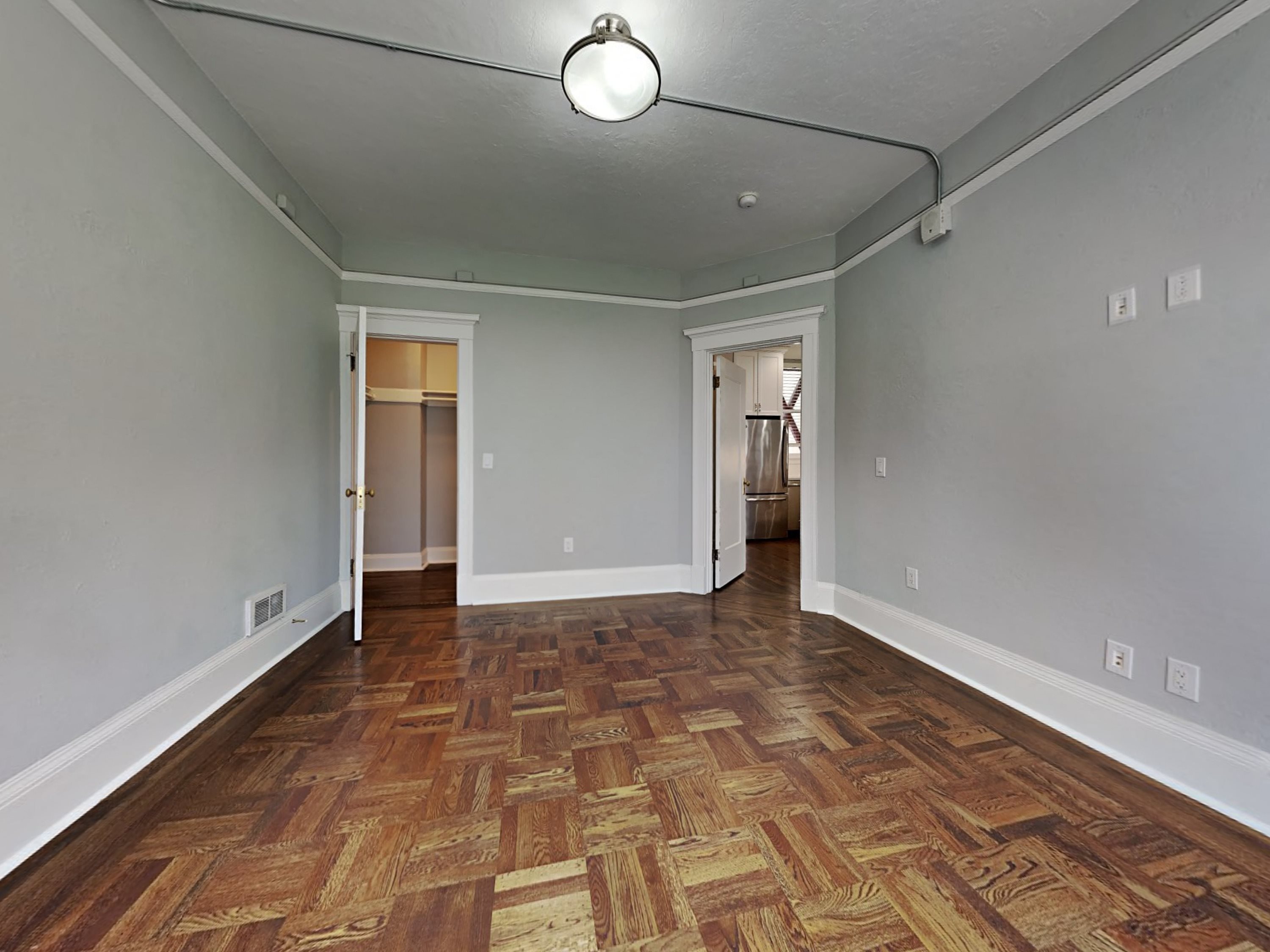 Gallery Photo 12