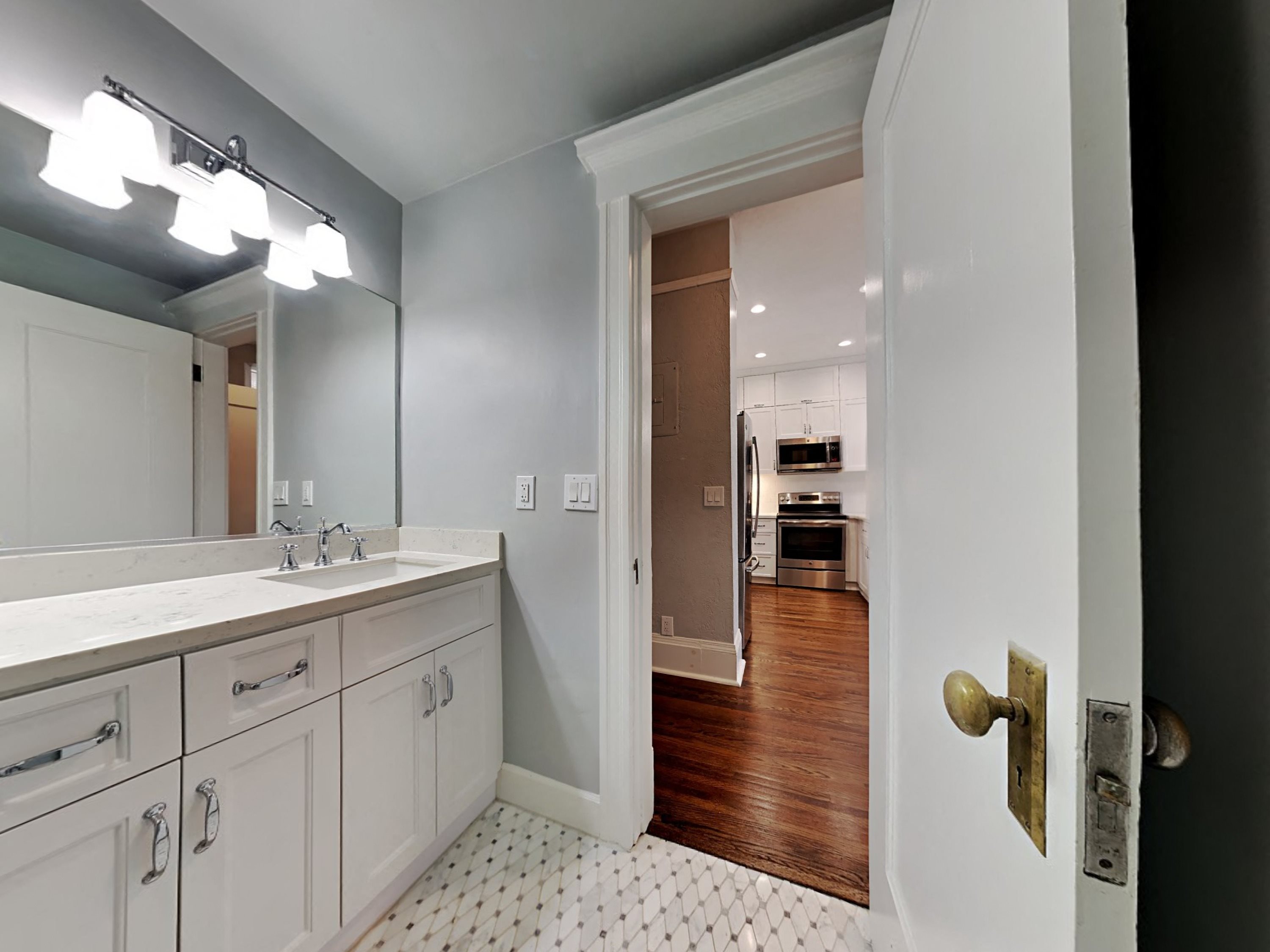 Gallery Photo 14