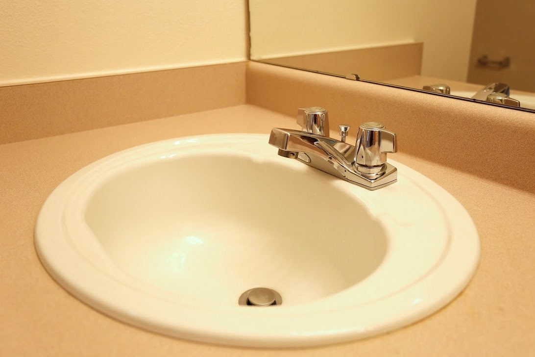 Bath Sink l Redwood Commons Apartments McMinnville, OR
