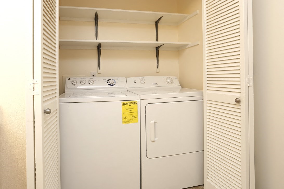 Washer and Dryer l Redwood Commons Apartments McMinnville, OR