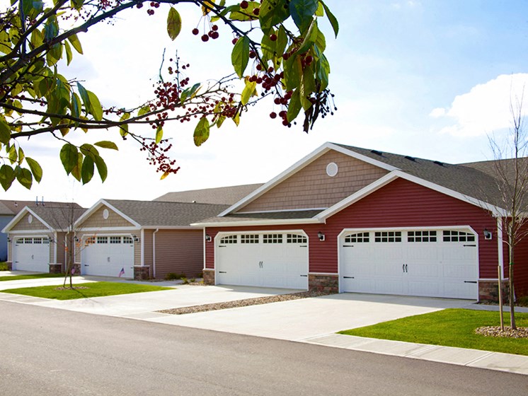 Howell MI Apartment Rentals Redwood Maple Square Bath Exterior Front