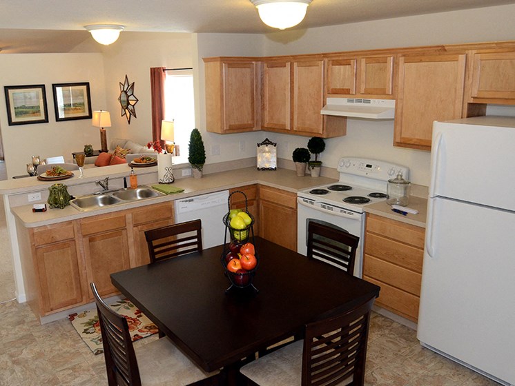 Howell MI Apartment Rentals Redwood Maple Square Kitchen