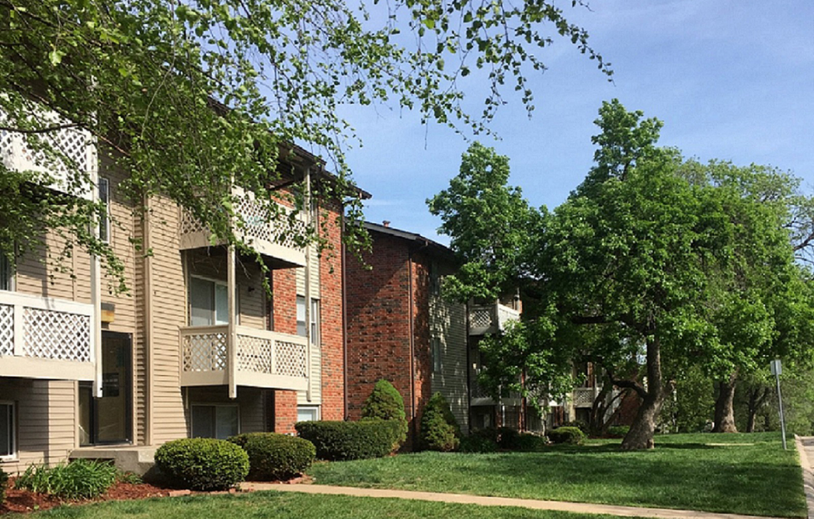 University Plaza Apartments Kansas City Maybelle Blocker   UP2 