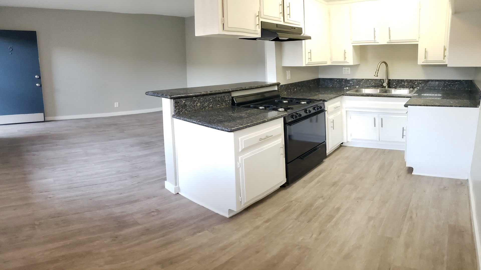 1 Bed 1 Bath Upstairs