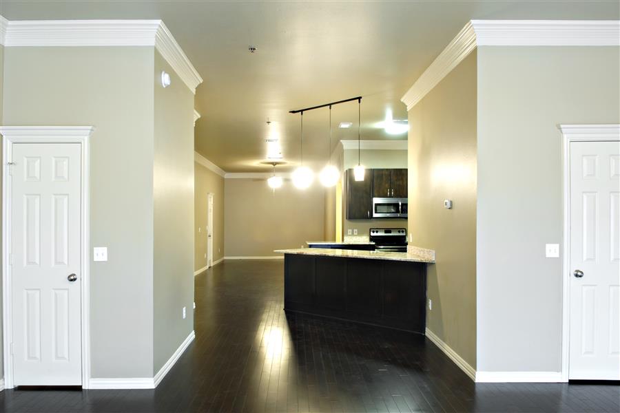 Lofts On The Square Apartments In Denton Tx [ 385 x 580 Pixel ]