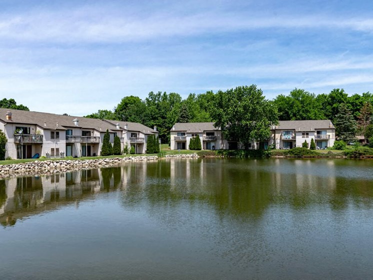lake at Old Farm Shores Apartments