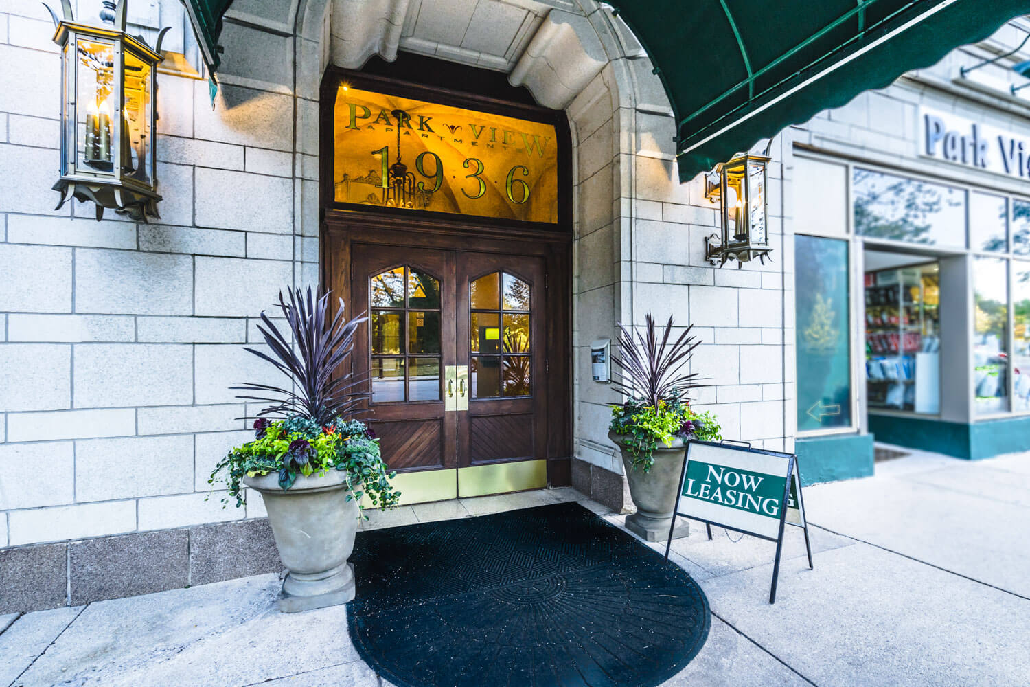Apartments on Clark Street, Chicago Park View Apartments
