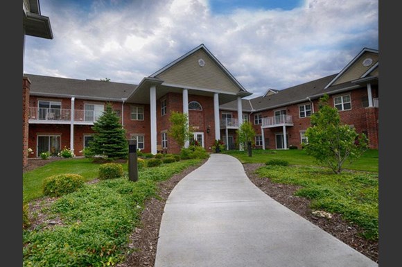 Lush landscaping With Walking Trails at Highlands at Riverwalk Apartments 55+, Mequon, WI,53092