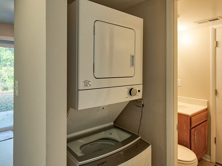 Buckroe Pointe Apartments and Townhomes Washer